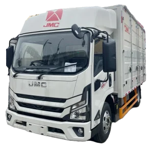 Camion léger à carrosserie large T822 3815